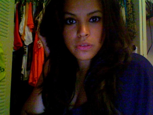 thania aguilera feet