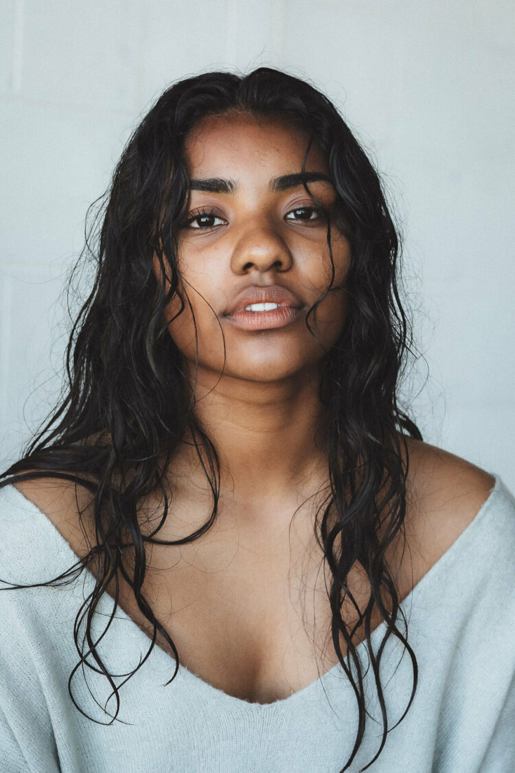 tharanya tharan feet