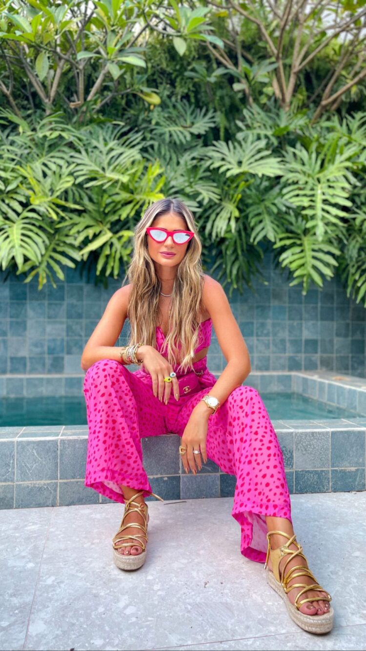 thassia naves feet 1