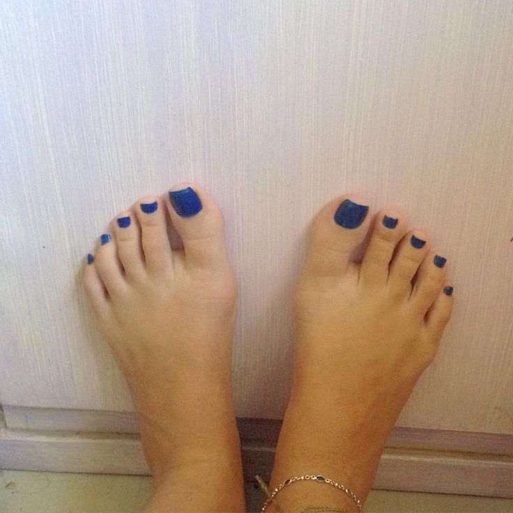 thata bernardes feet 1