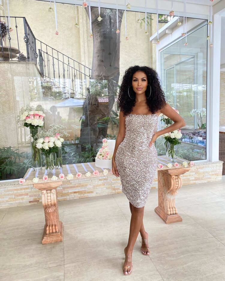 thata bernardes feet 3