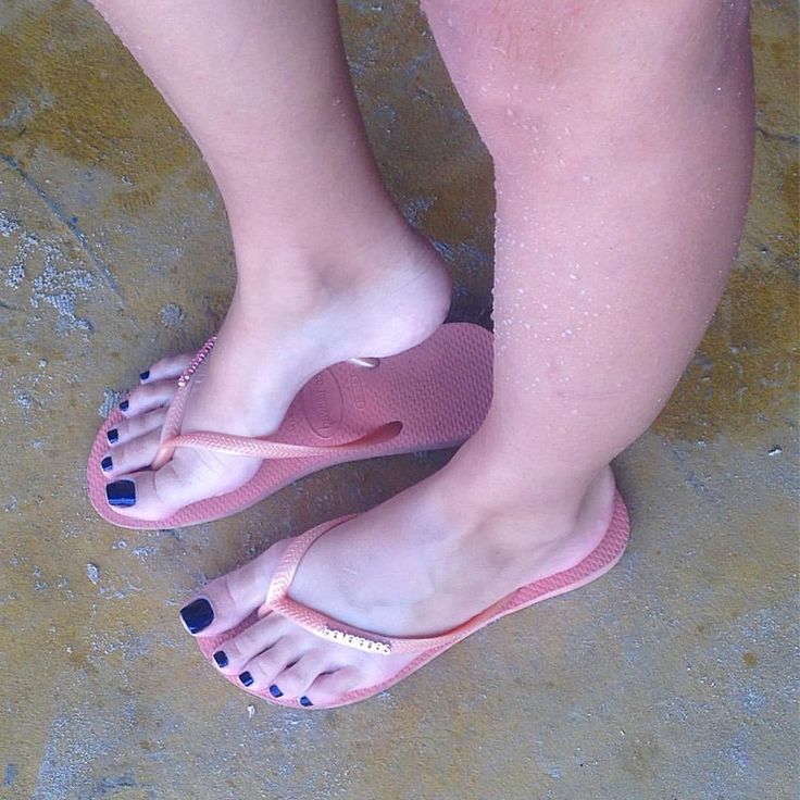 thata bernardes feet 4