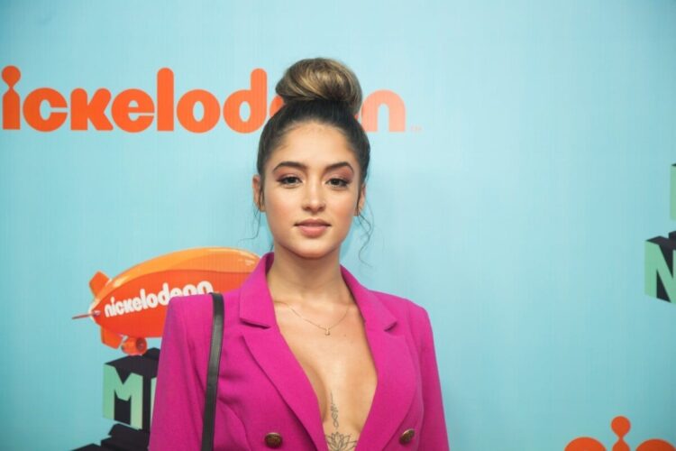 thaylise pivato feet 2