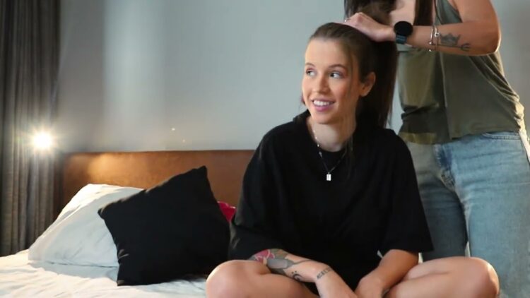 thayna bitencourt feet 3