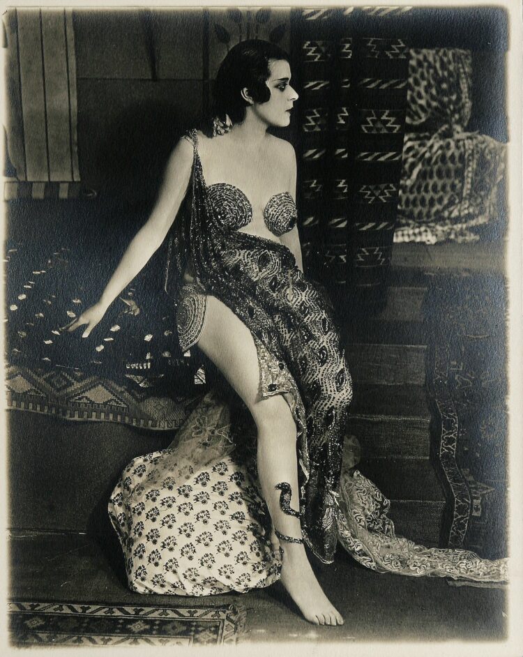 theda bara feet 1