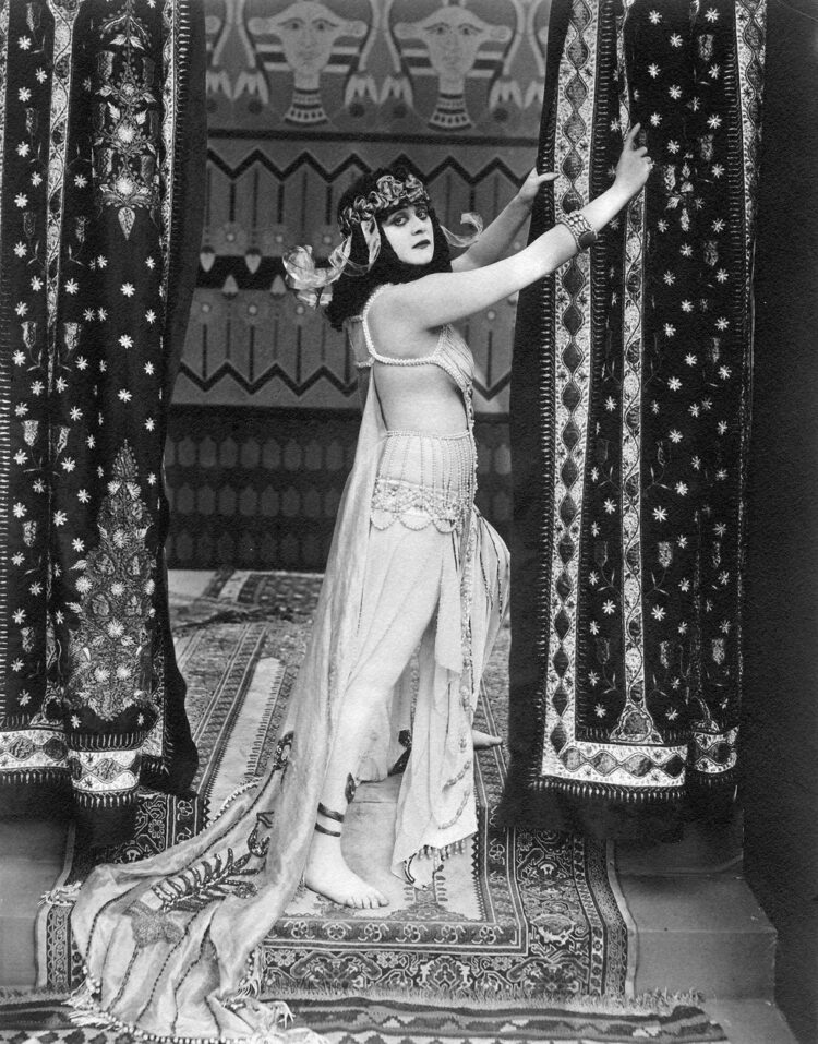 theda bara feet 4