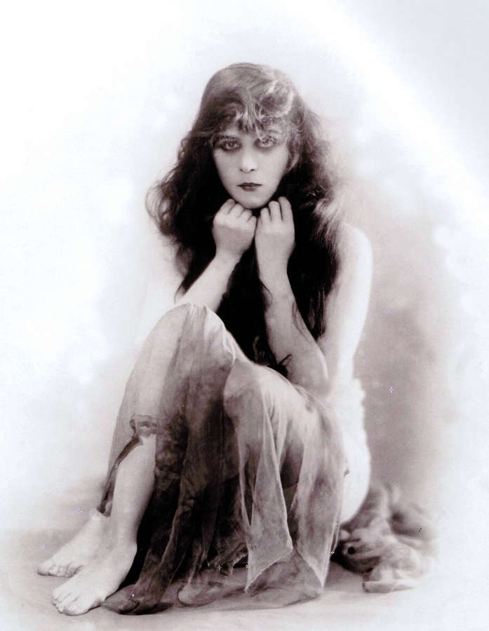 theda bara feet 6