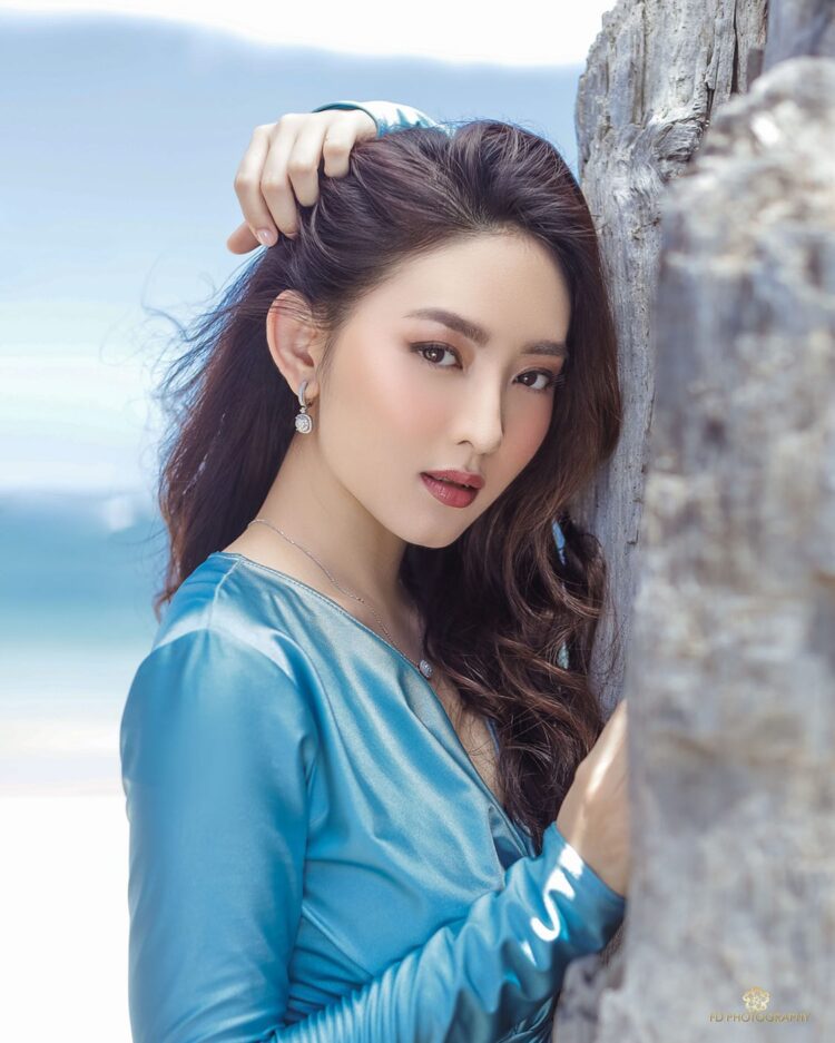 theresia wilona feet 4