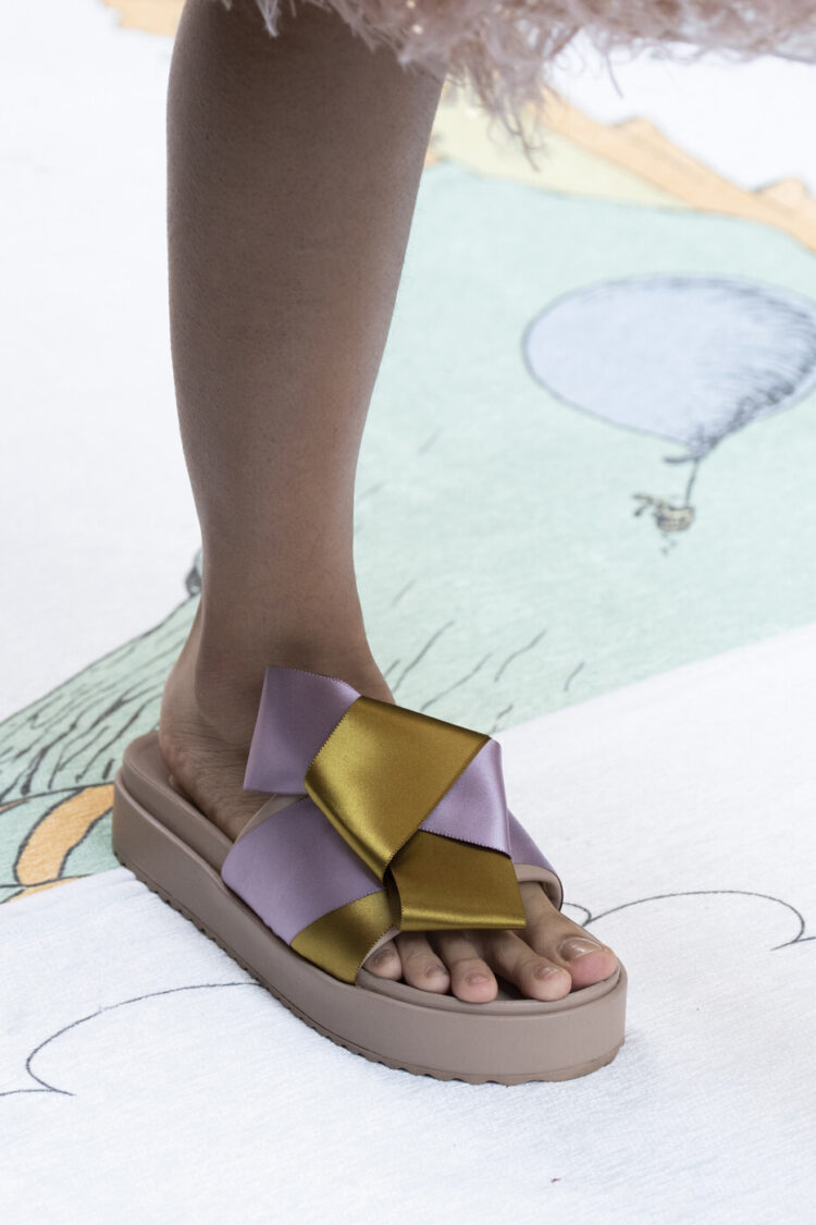 thet thet thinn feet