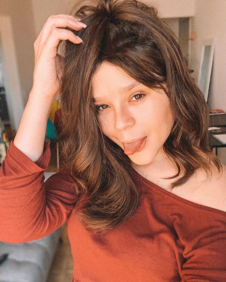 thiessa woinbackk feet 3