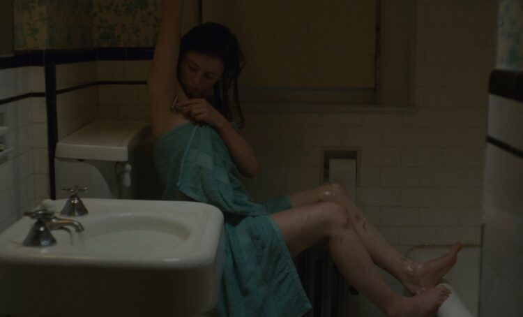 thomasin mckenzie feet 5 scaled