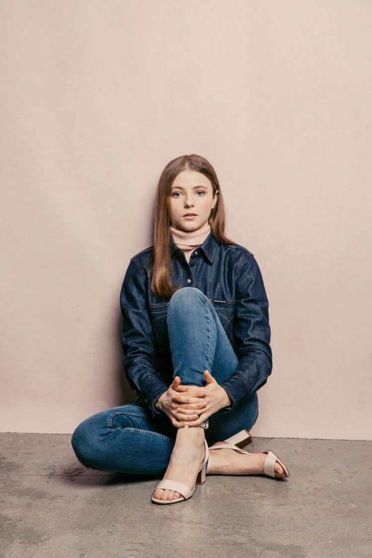 thomasin mckenzie feet scaled