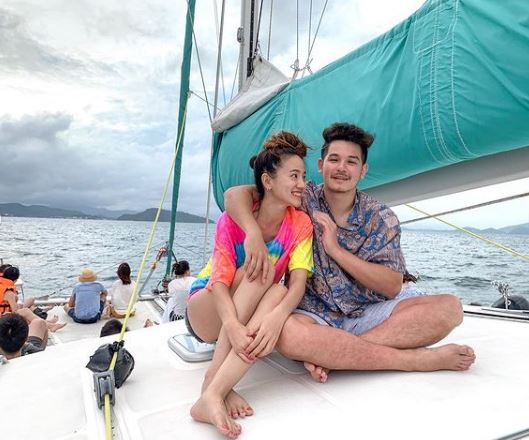 thunyaphat pattarateerachaicharoen feet 3