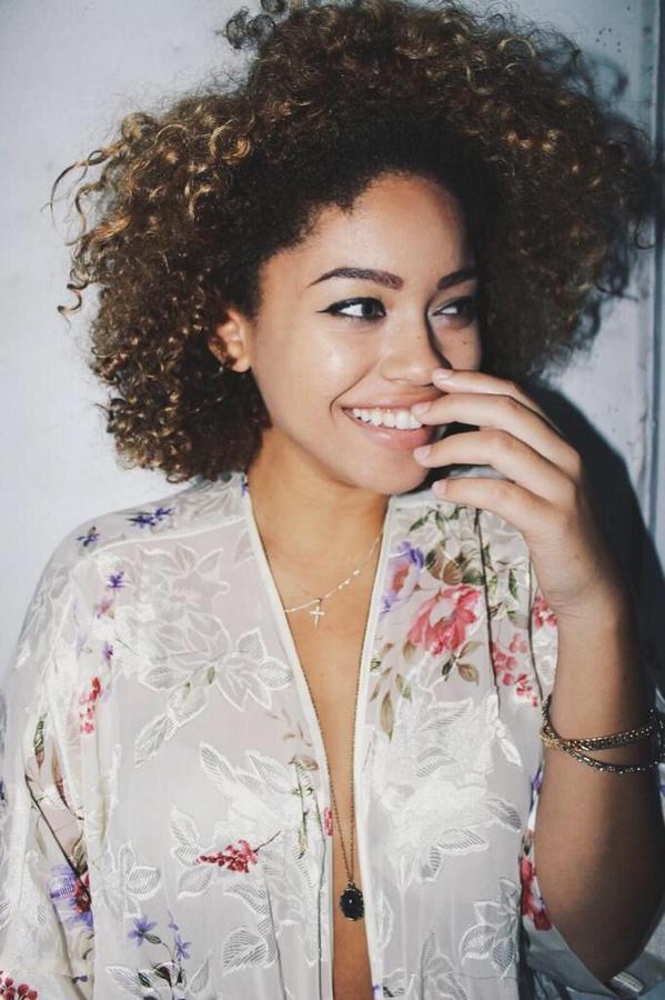 tia valentine feet 6