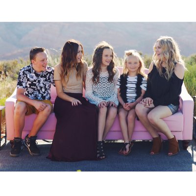 tiana the five strings feet 1