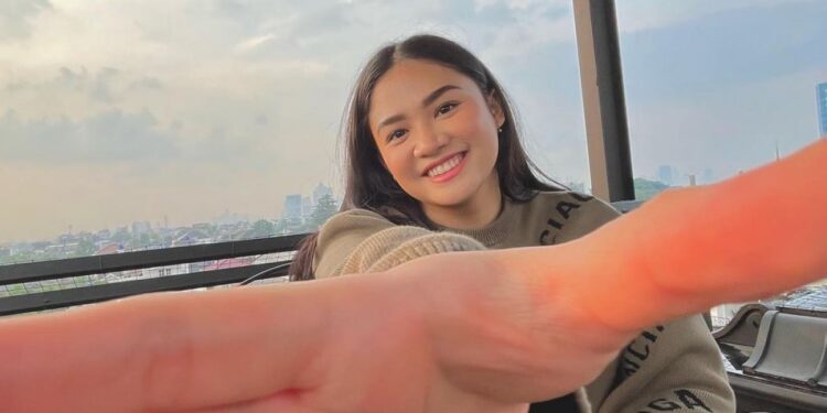 tiara savitri feet 2