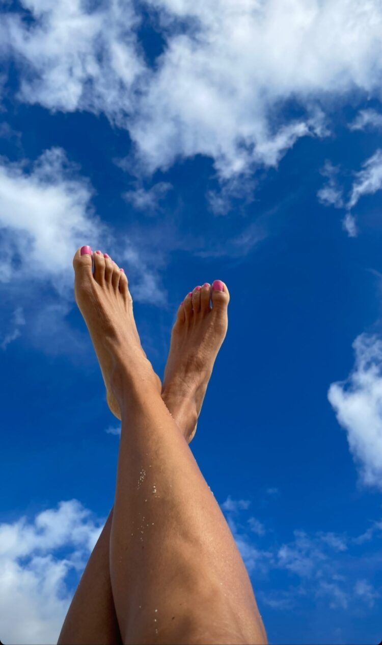 ticha penicheiro feet