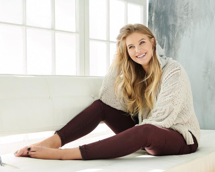 tiera skovbye feet 4