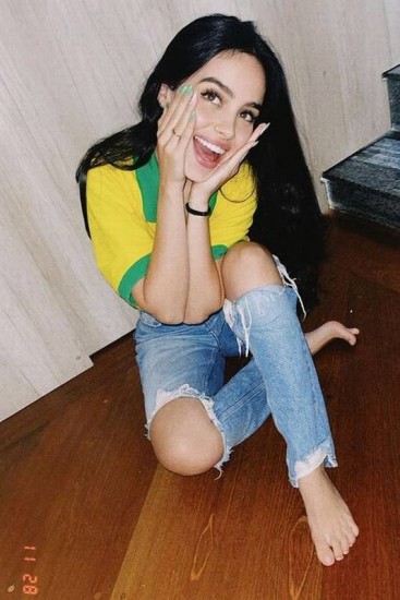 tiffany alvares feet