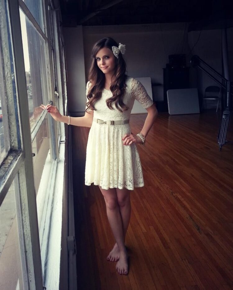 tiffany alvord feet 6