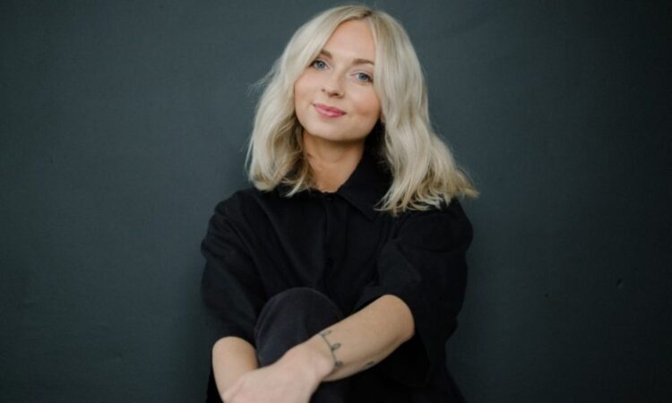 tiffany hudson feet 5