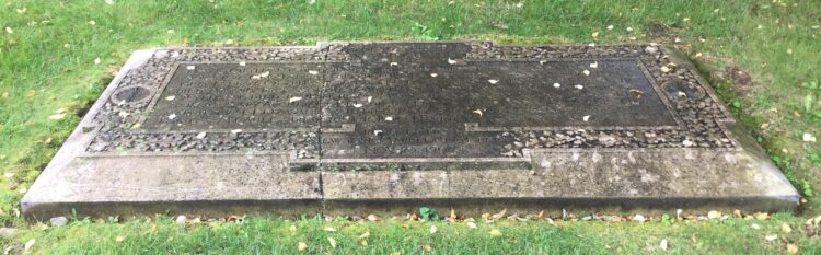 tiffany ledger feet 2