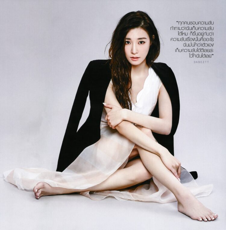 tiffany young feet 1 scaled