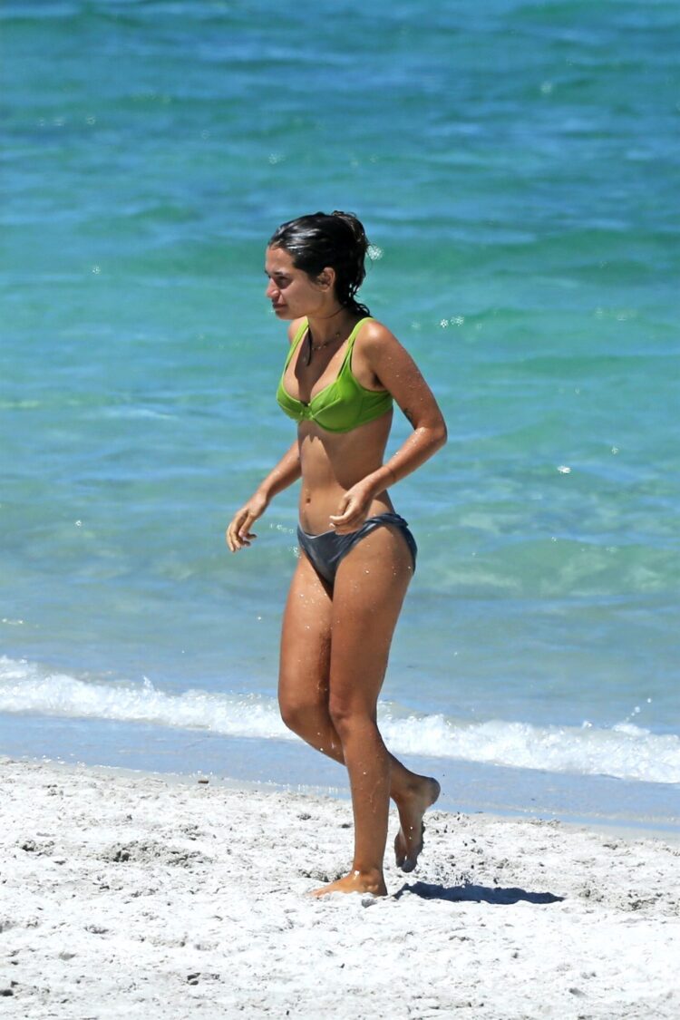 tiger lily hutchence feet 3 scaled