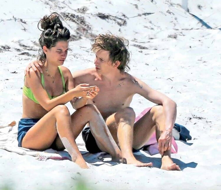 tiger lily hutchence feet 5