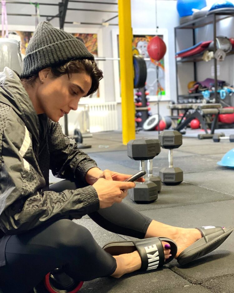 tina akhoondtabar feet