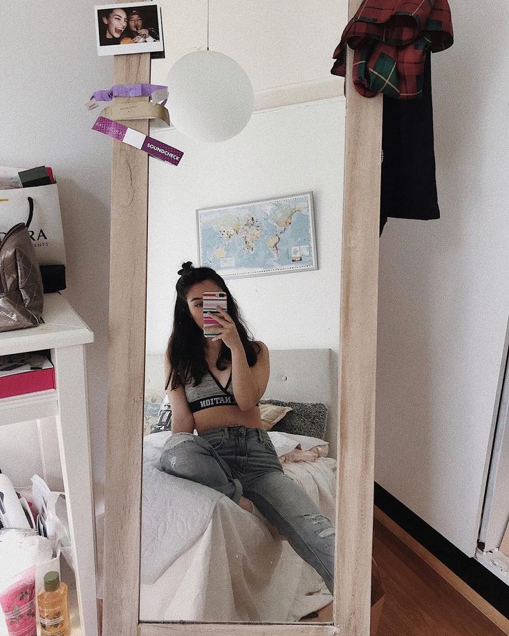 tina mondelia feet 2