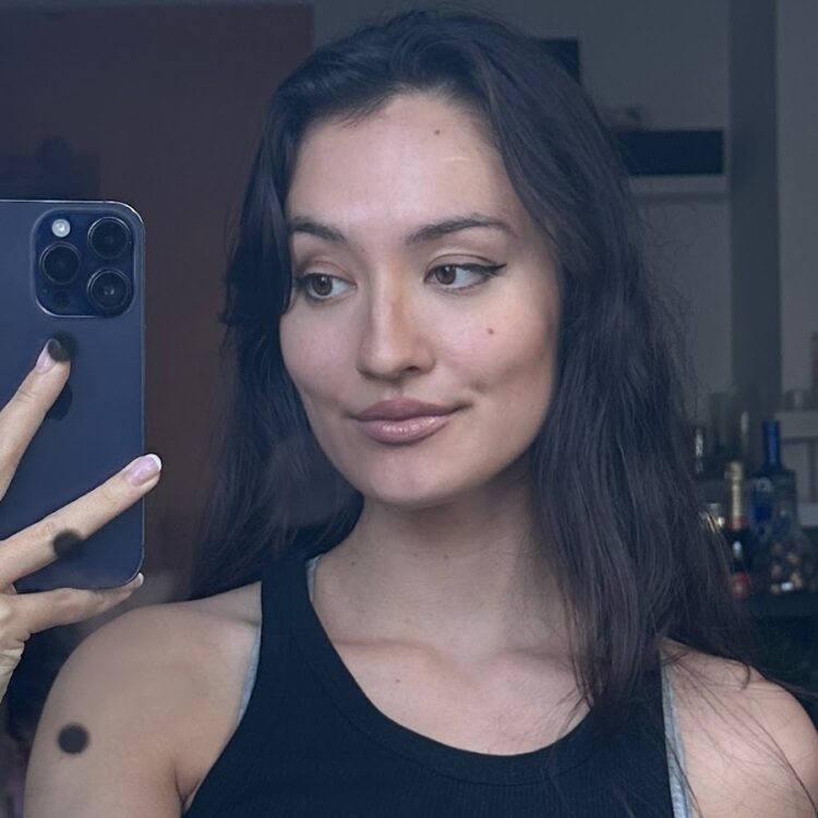 tina mondelia feet 3