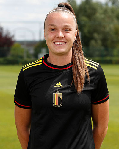 tine de caigny feet 2