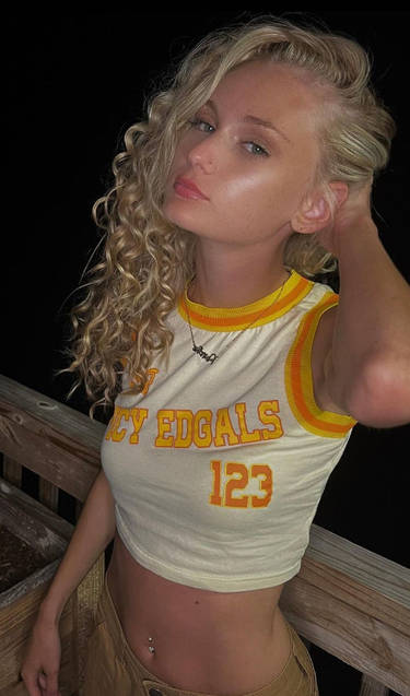 tineke younger feet 5