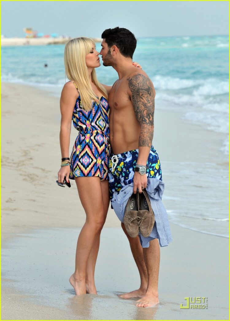 tinsley mortimer feet 5