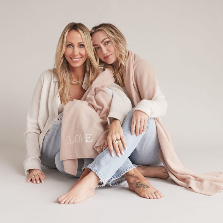 tish cyrus feet 6 scaled