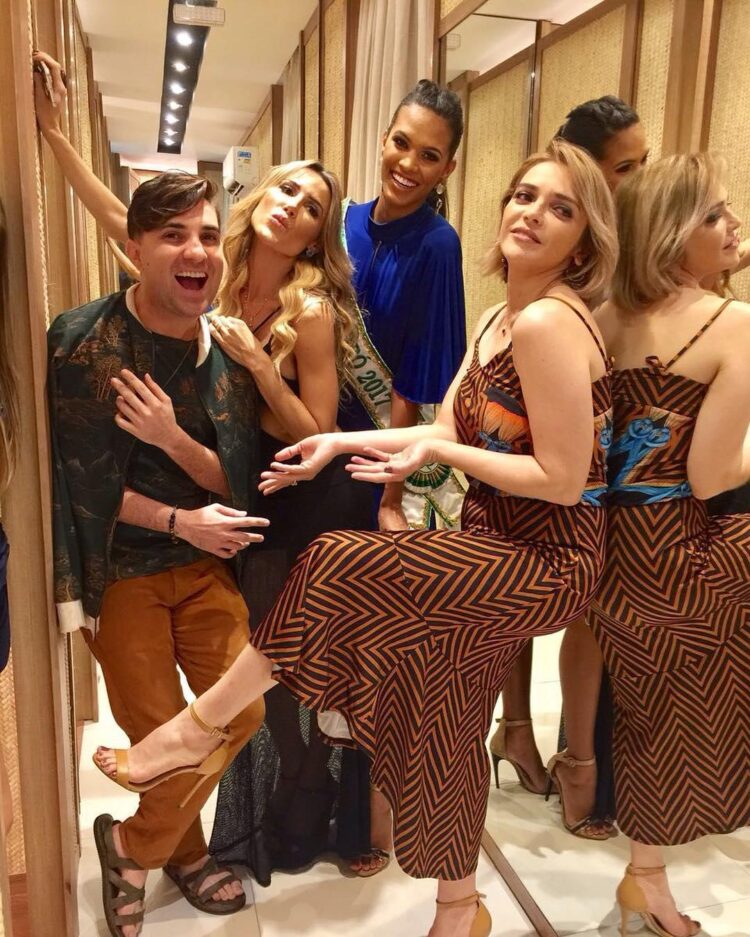 titina medeiros feet