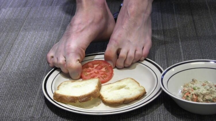 toastiie feet 6