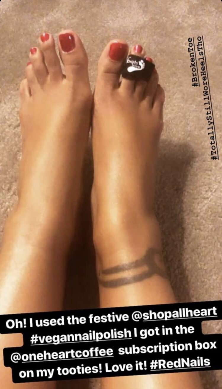 toks olagundoye feet