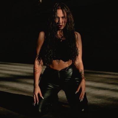 tomine harket feet 1