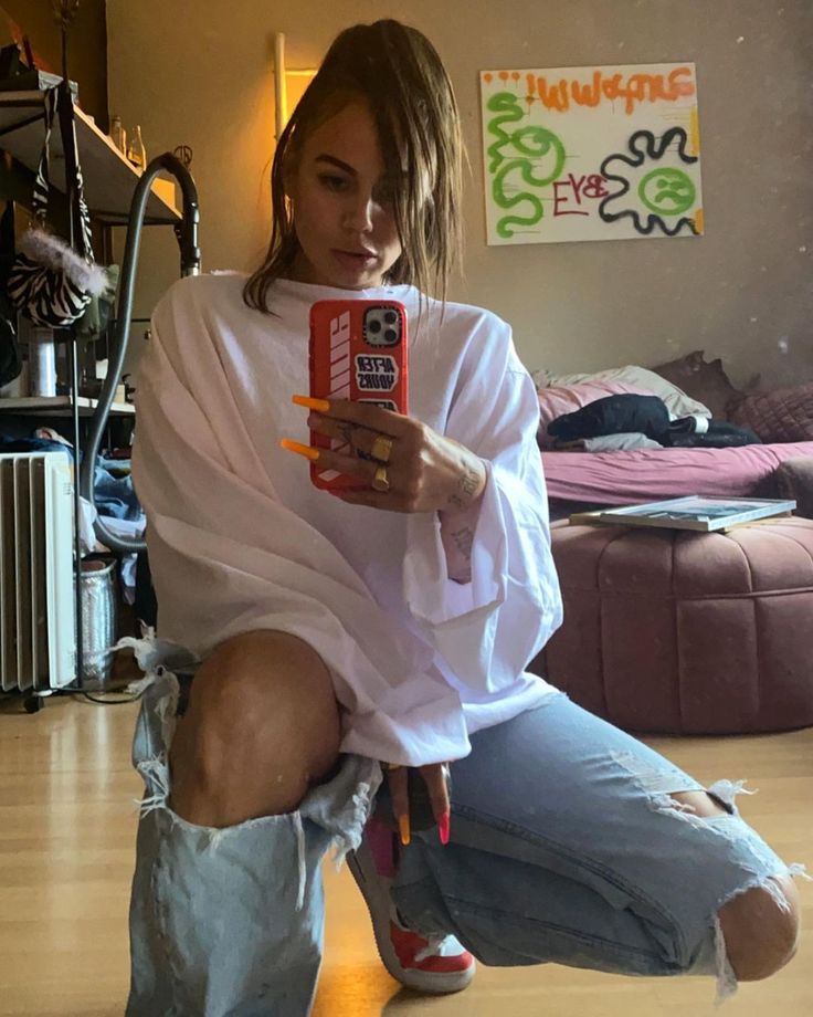 tomine harket feet 3