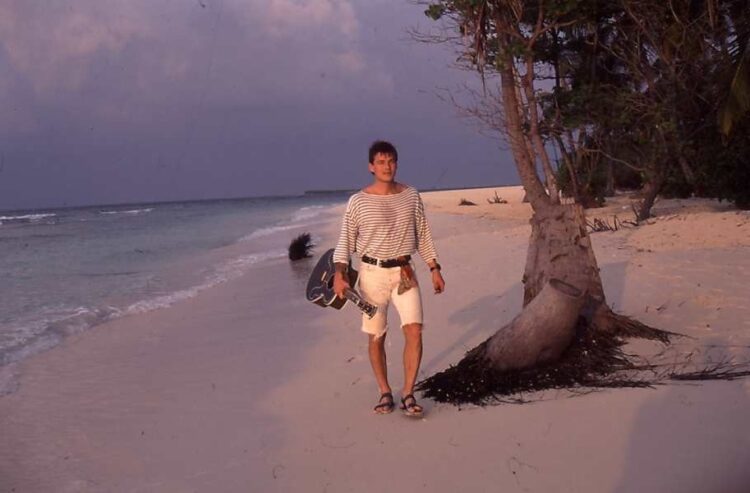 tomine harket feet 4