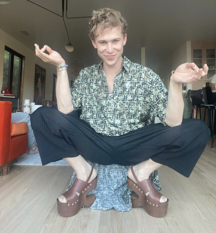 tommy dorfman feet 3