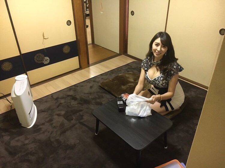 tomomi morisaki feet