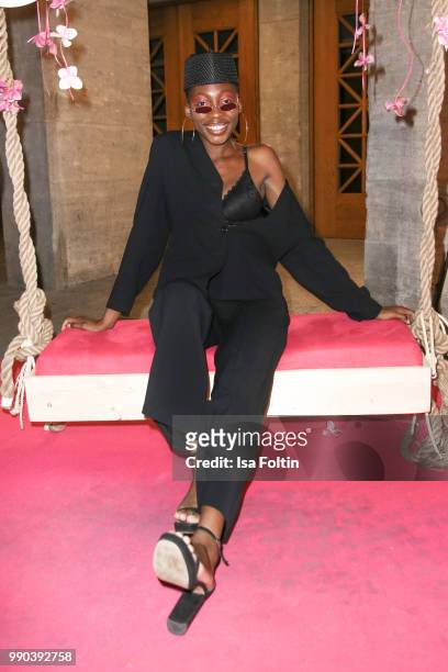 toni dreher adenuga feet 5