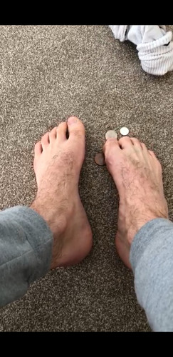 tooturnttayway feet 2