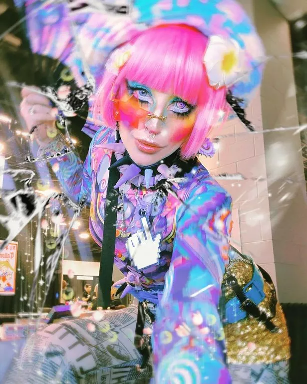 toshi salvino feet 4