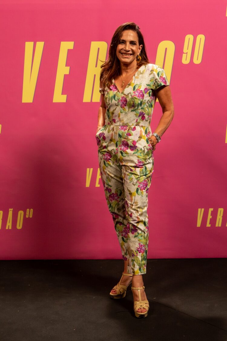 totia meireles feet 4