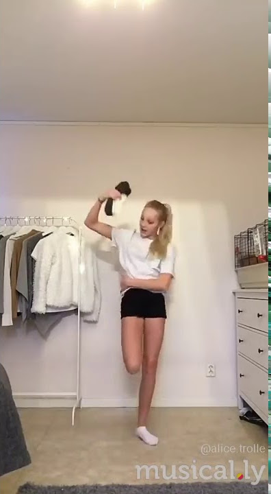 tova helgesson feet 5