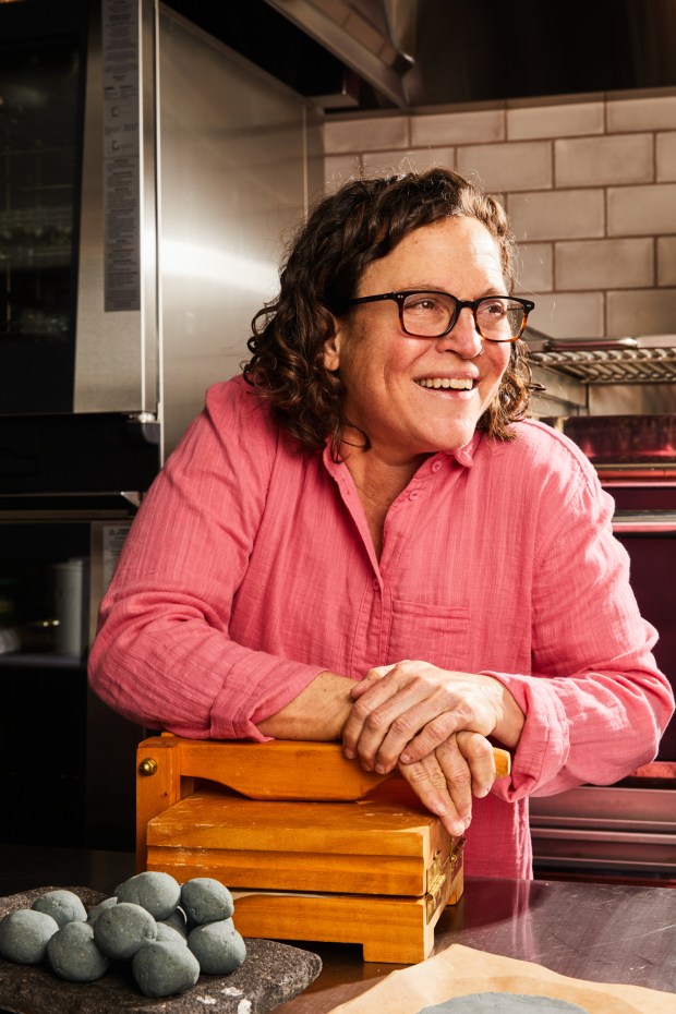 traci des jardins feet 1